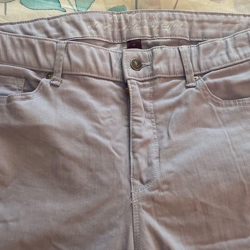 Lilac Gloria Vanderbilt Capris